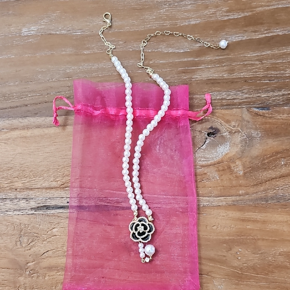 Pearl and Gold Floral Necklace